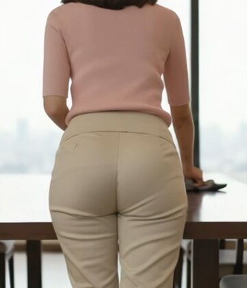【全年齢向け】お掃除・テーブル拭きに勤しむ美女の後ろ姿〜スラックス越しに魅せる美尻ライン〜❤後ろ姿美人評価
